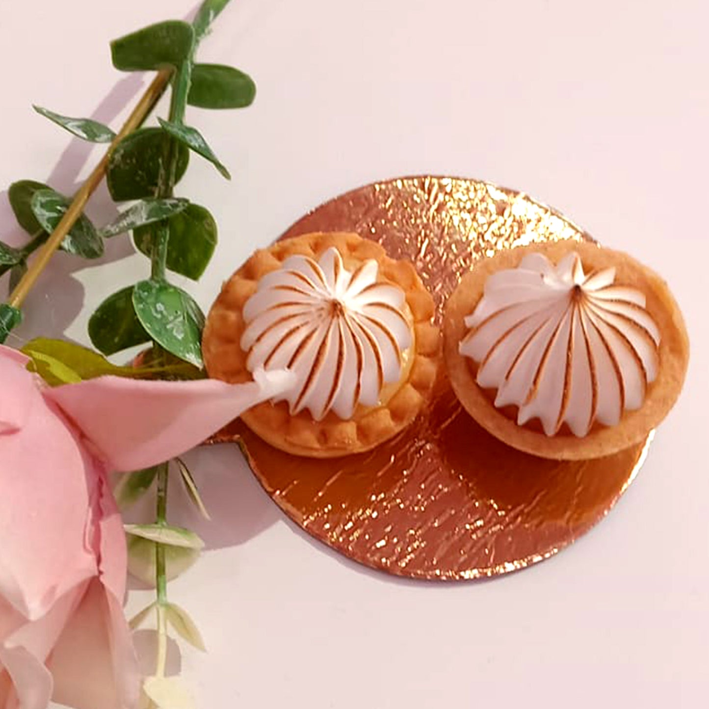 Mini tarte cu bezea și lămâie