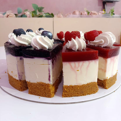 Cheesecake zmeură și căpșuni